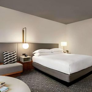 King Room Bath Tub Mobility Access